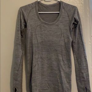 Lululemon grey long sleeve size 4